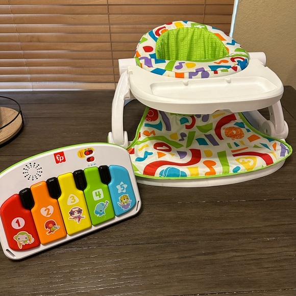 FISHER PRICE KICK & PLAY DELUXE SIT ME UP SEAT IN BOX - Earl's Auction